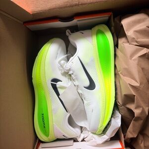 Nike Vomero 18 Men’s 9